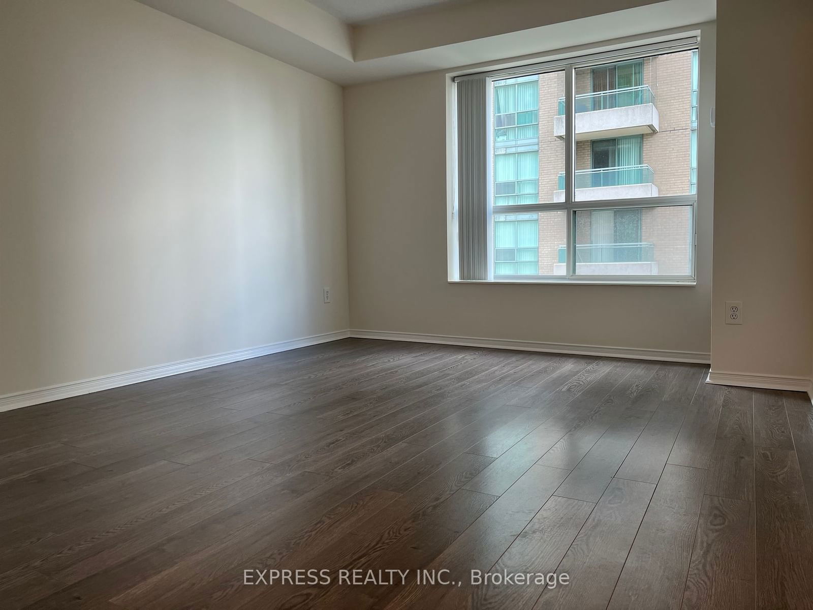 29 Pemberton Ave, unit 703 for rent