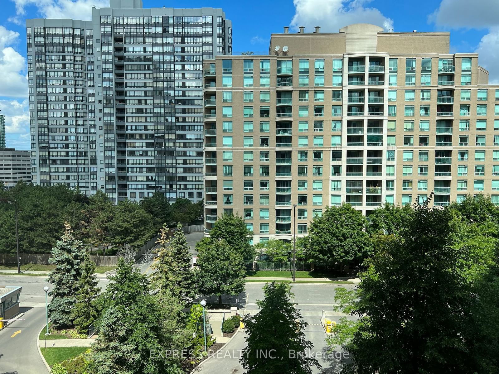 29 Pemberton Ave, unit 703 for rent