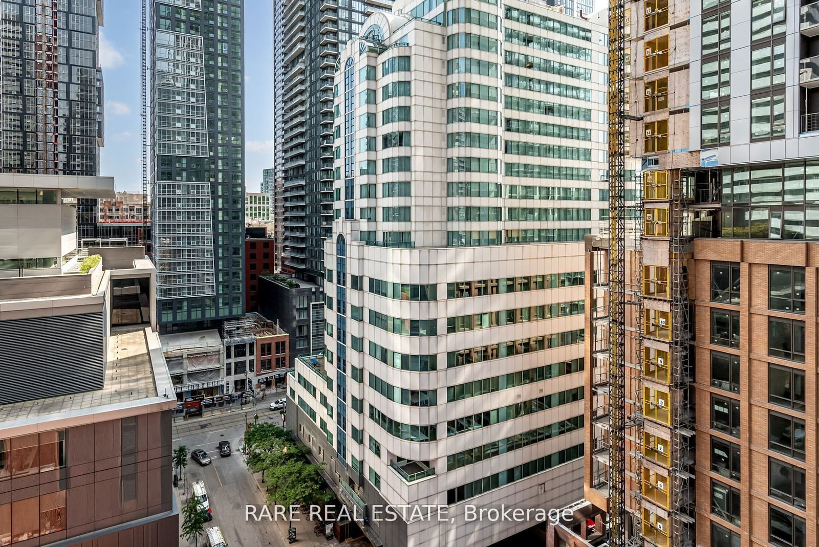 21 Widmer St, unit 1112 for rent