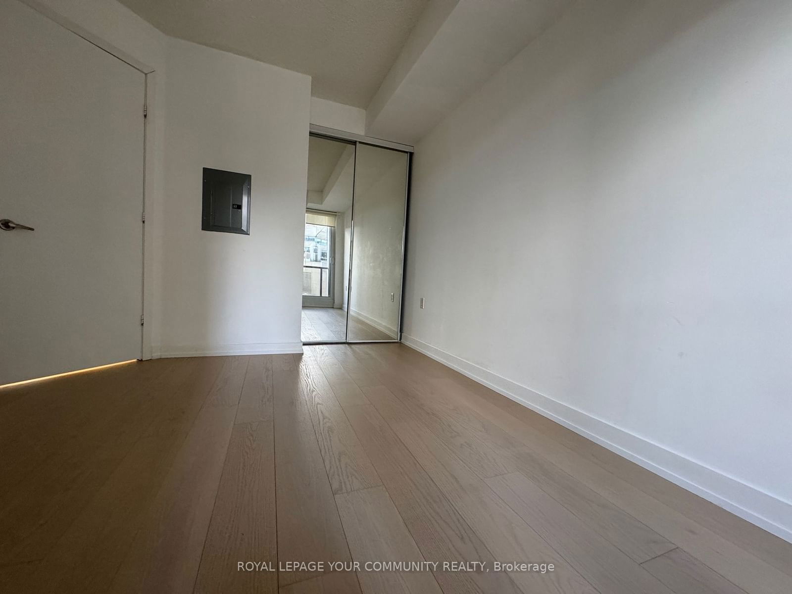 85 Bloor St E, unit 1103 for rent