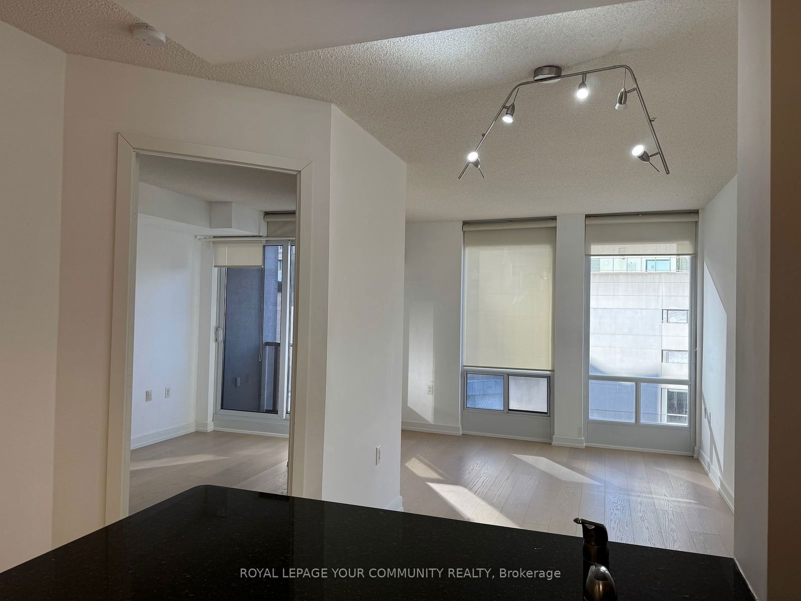 85 Bloor St E, unit 1103 for rent