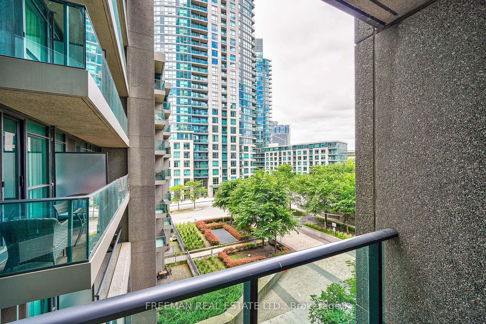 215 Fort York Blvd, unit 417 for rent