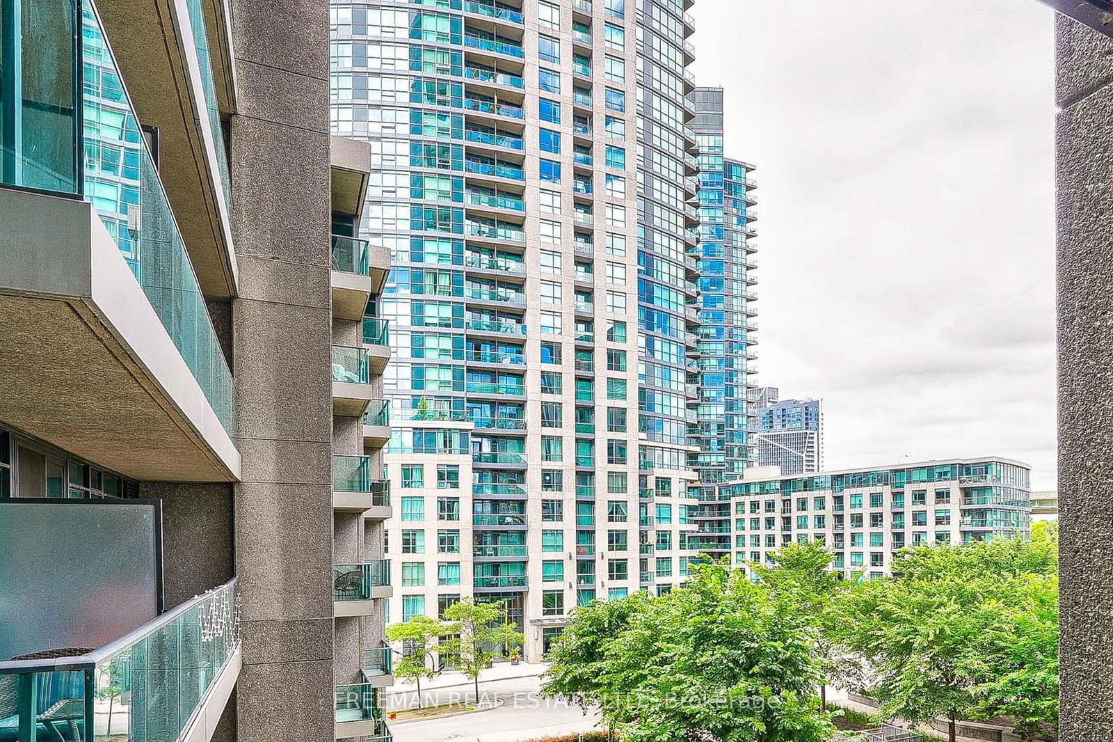 215 Fort York Blvd, unit 417 for rent