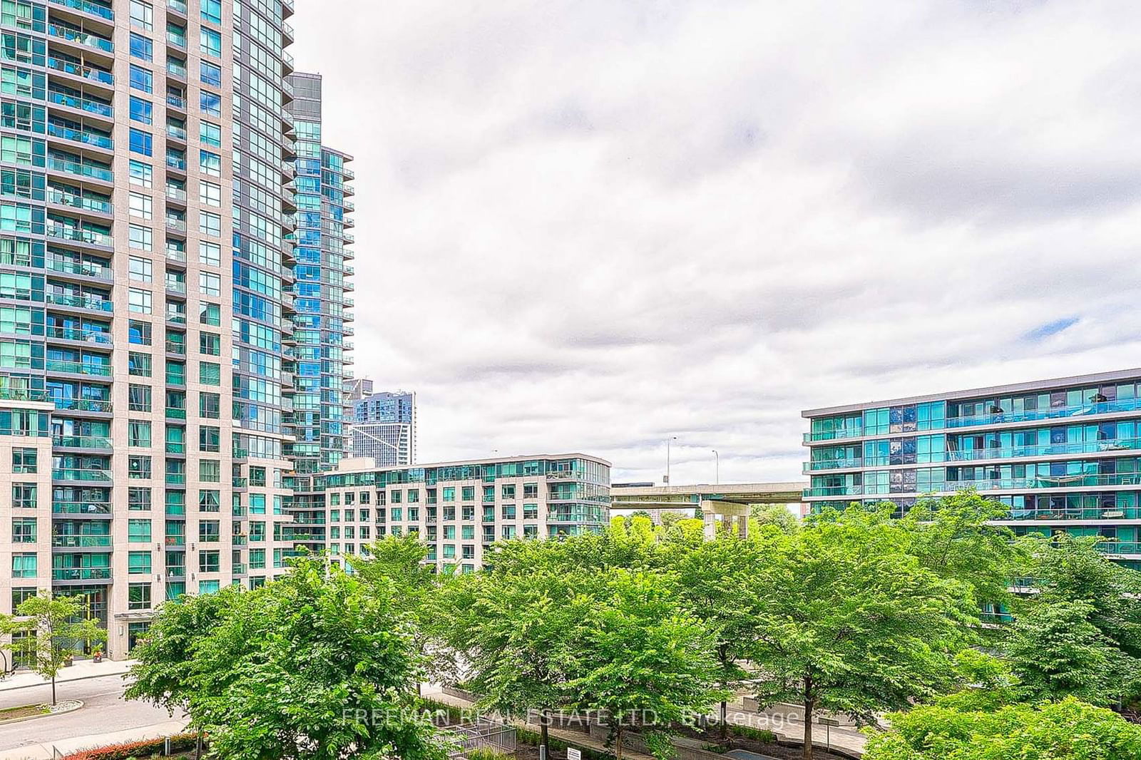 215 Fort York Blvd, unit 417 for rent