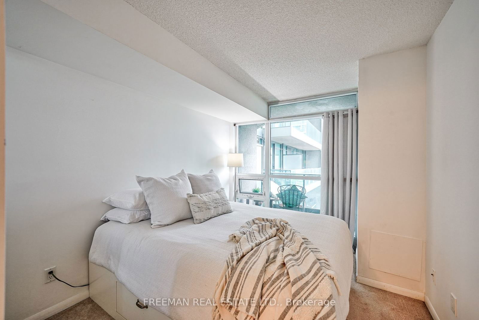 215 Fort York Blvd, unit 417 for rent