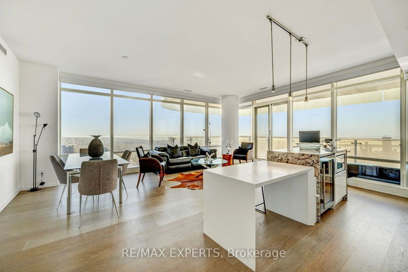 1 Bloor St, unit 7003 for rent