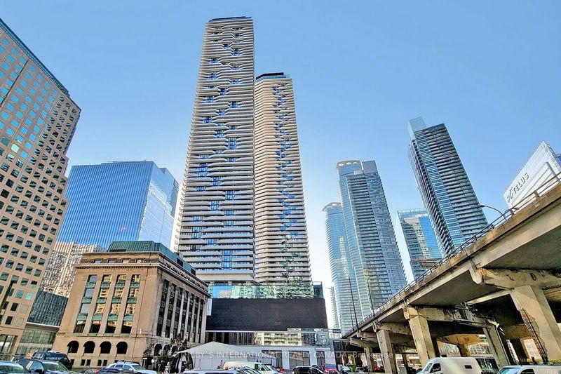 100 Harbour St, unit 2601 for rent