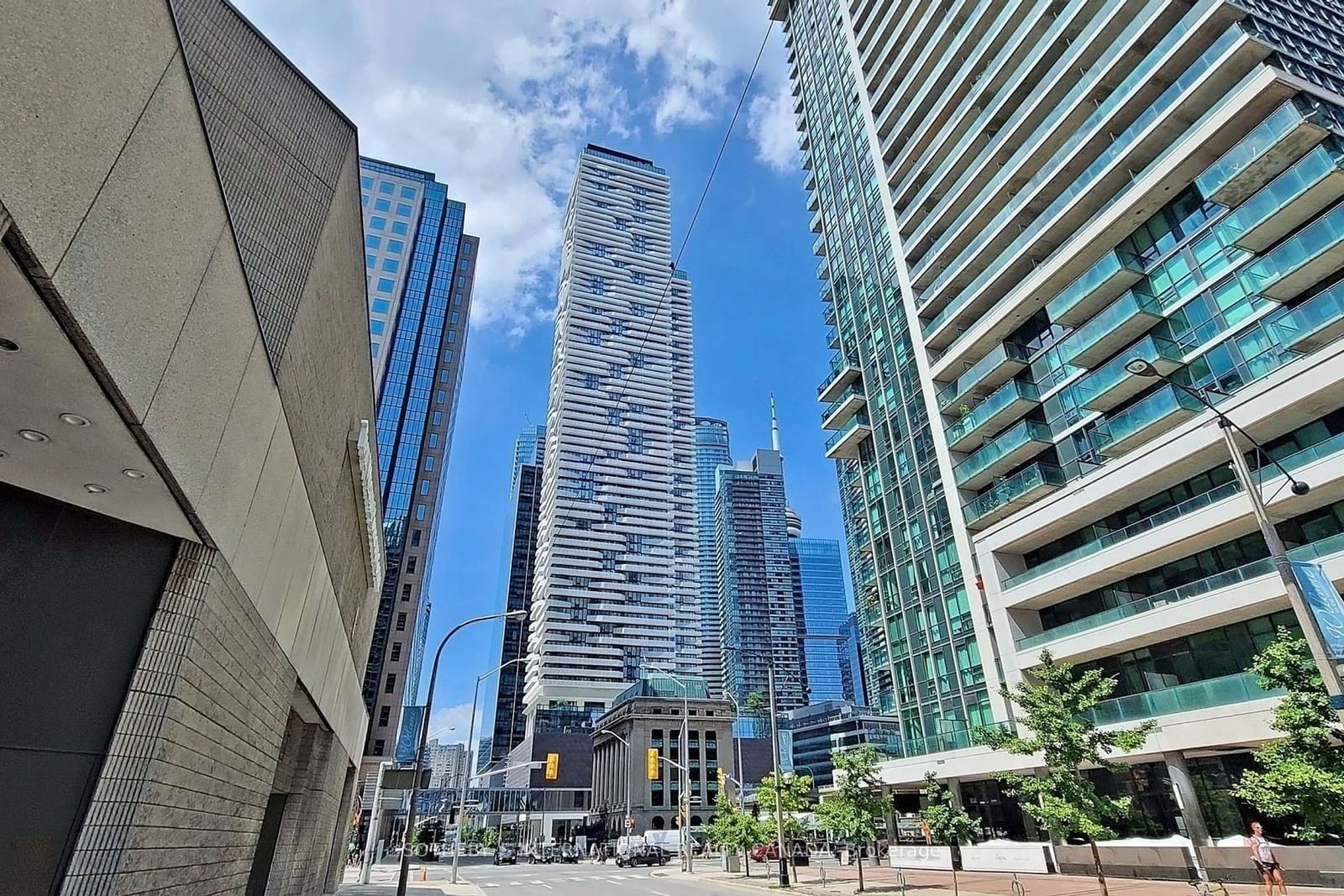 100 Harbour St, unit 2601 for rent