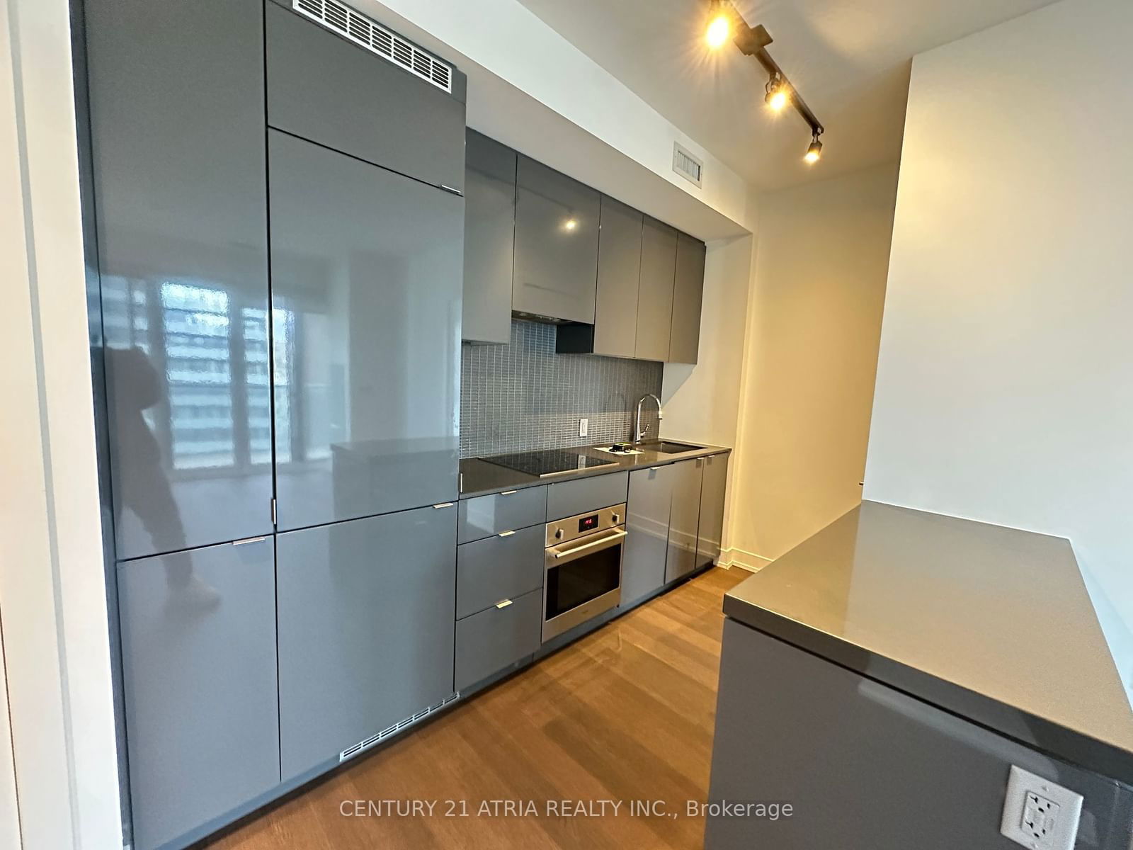 7 Grenville St, unit 2803 for rent