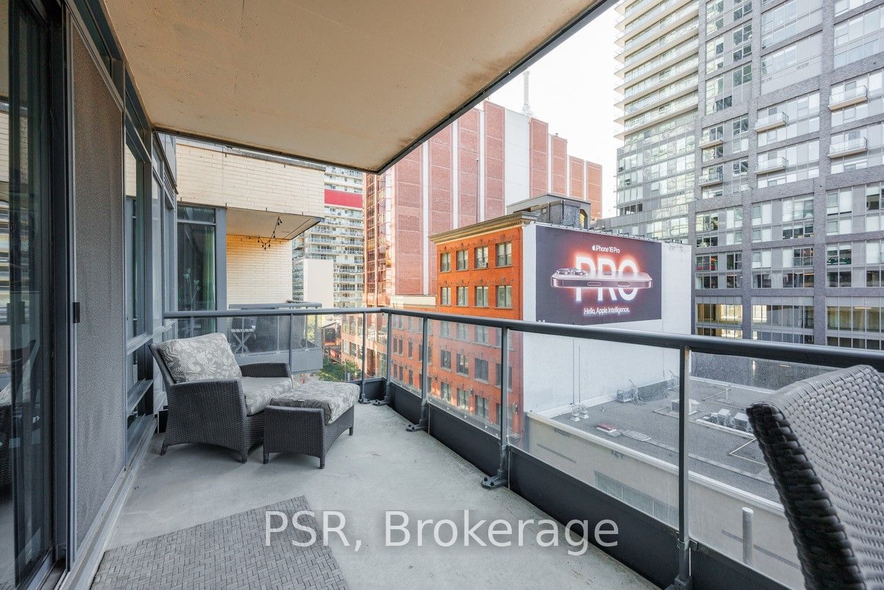 438 King St W, unit 612 for sale