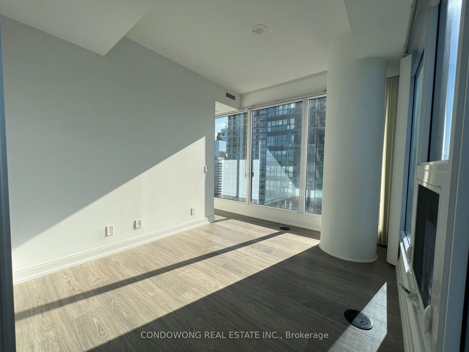 181 Dundas St E, unit 2811 for rent