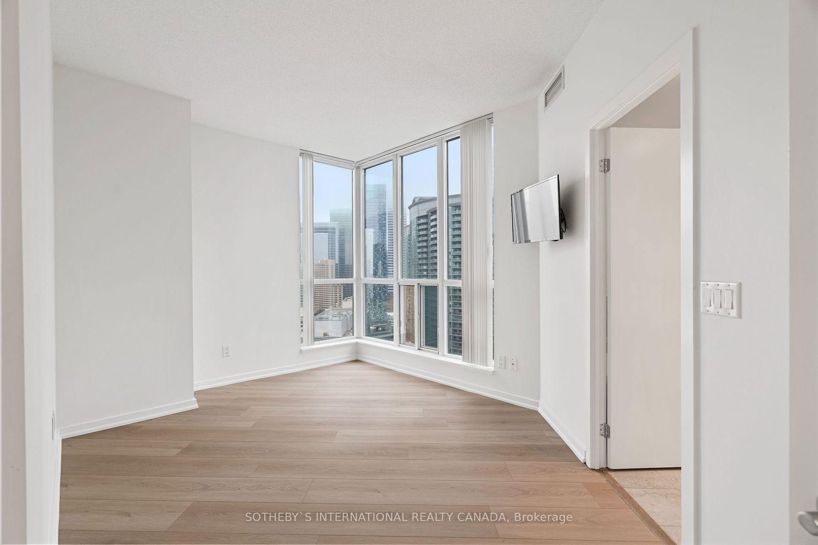 218 Queens Quay W, unit 2502 for rent