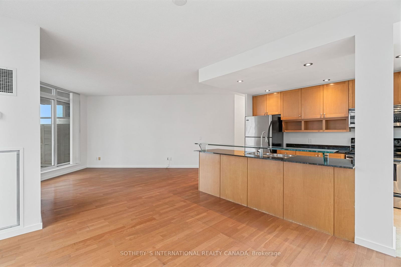 218 Queens Quay W, unit 2502 for rent