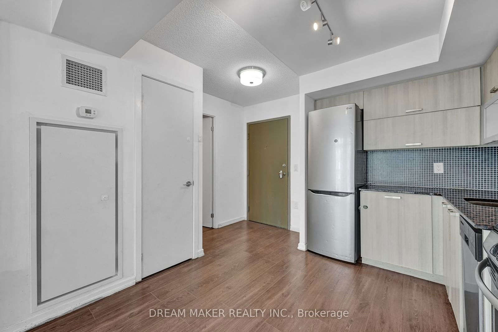 36 Lisgar St, unit 1902W for rent