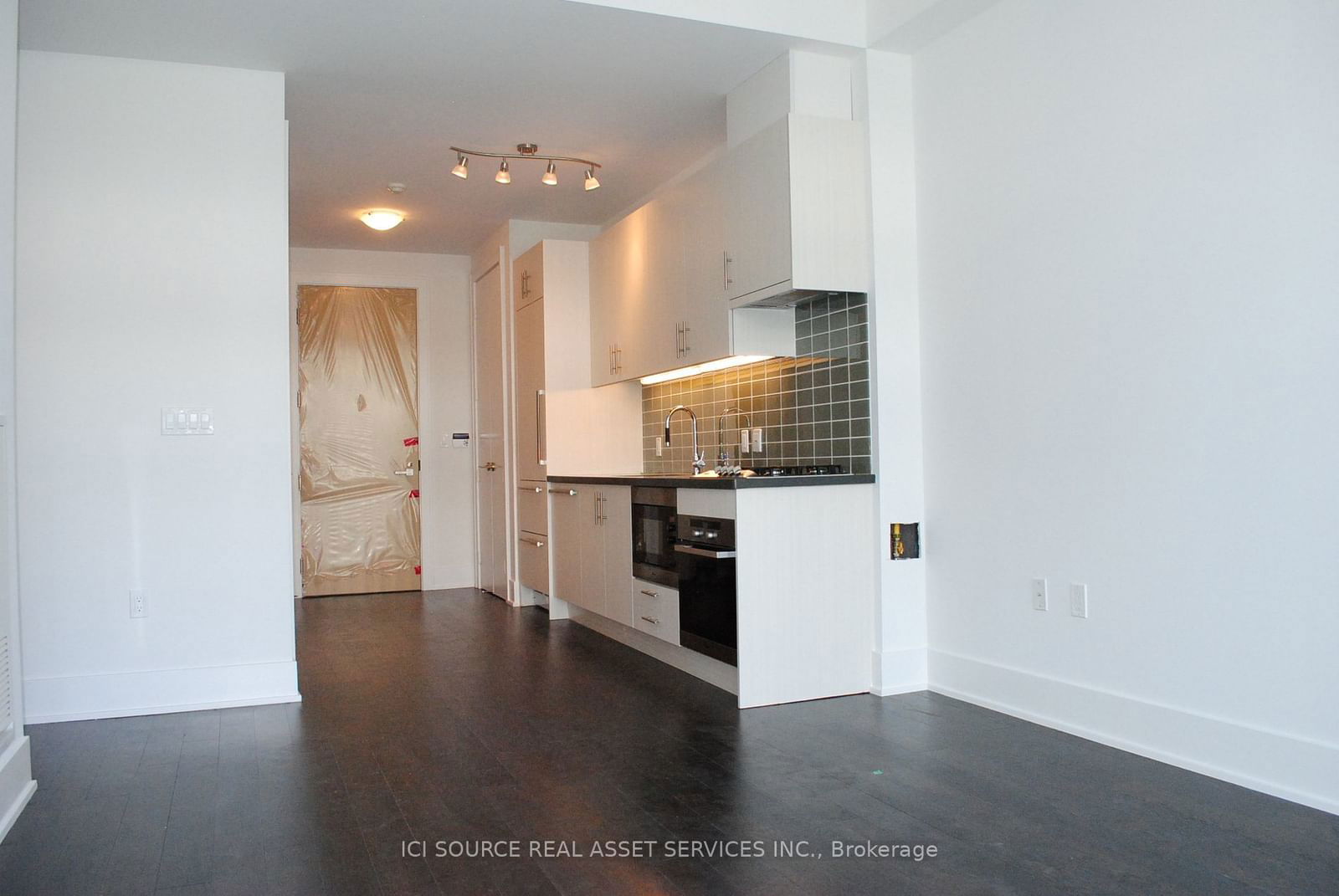 39 Queens Quay E, unit 1028 for rent