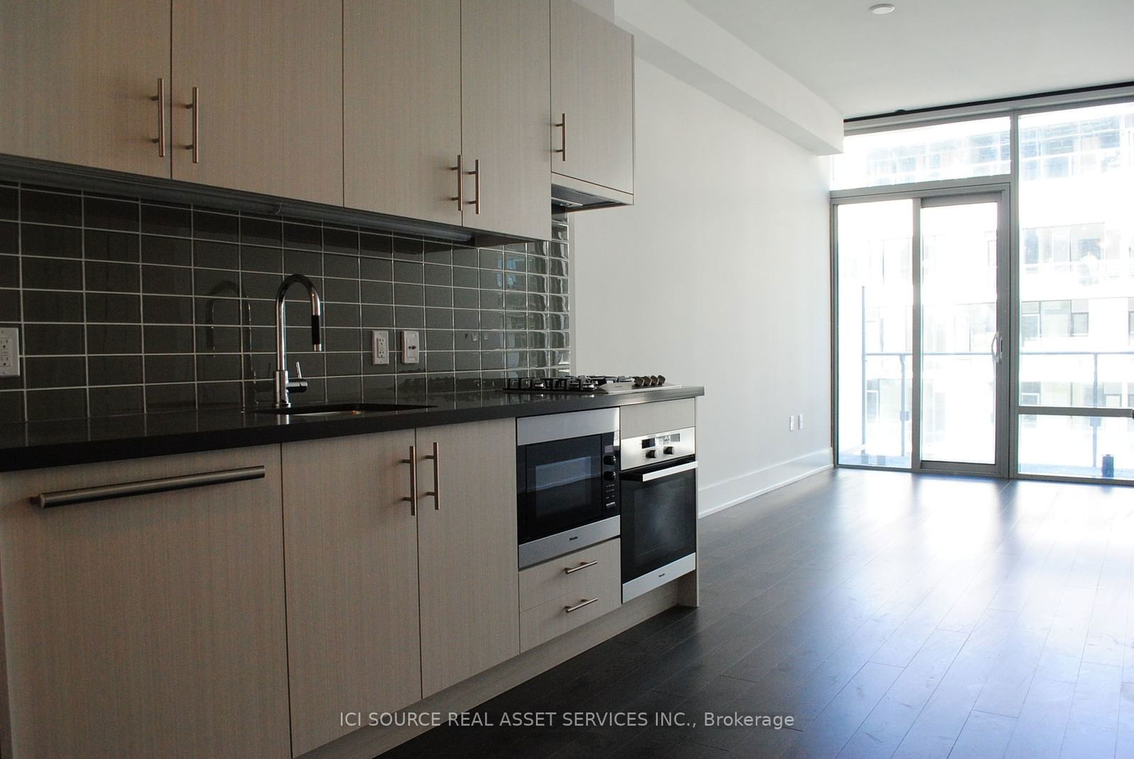 39 Queens Quay E, unit 1028 for rent