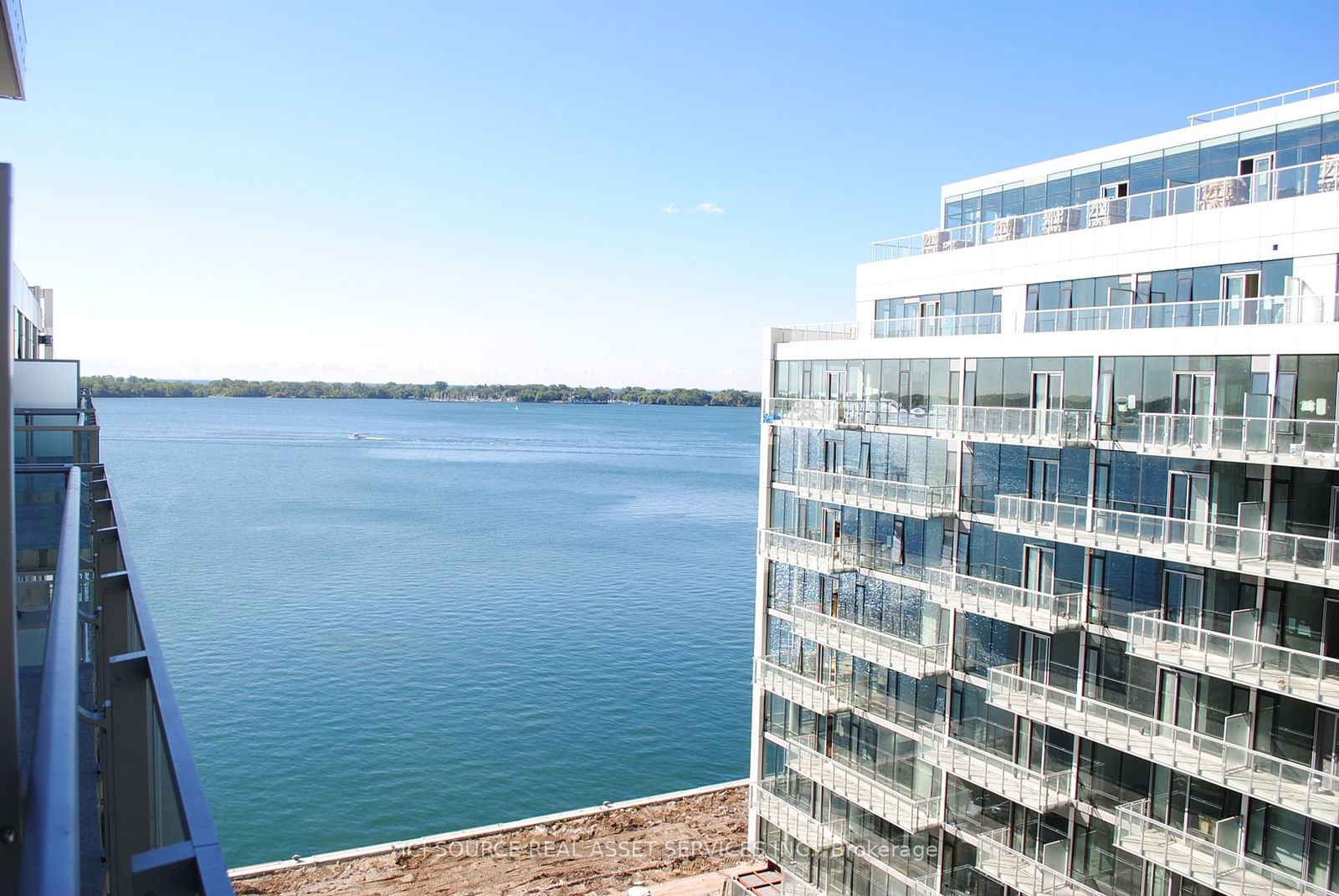 39 Queens Quay E, unit 1028 for rent