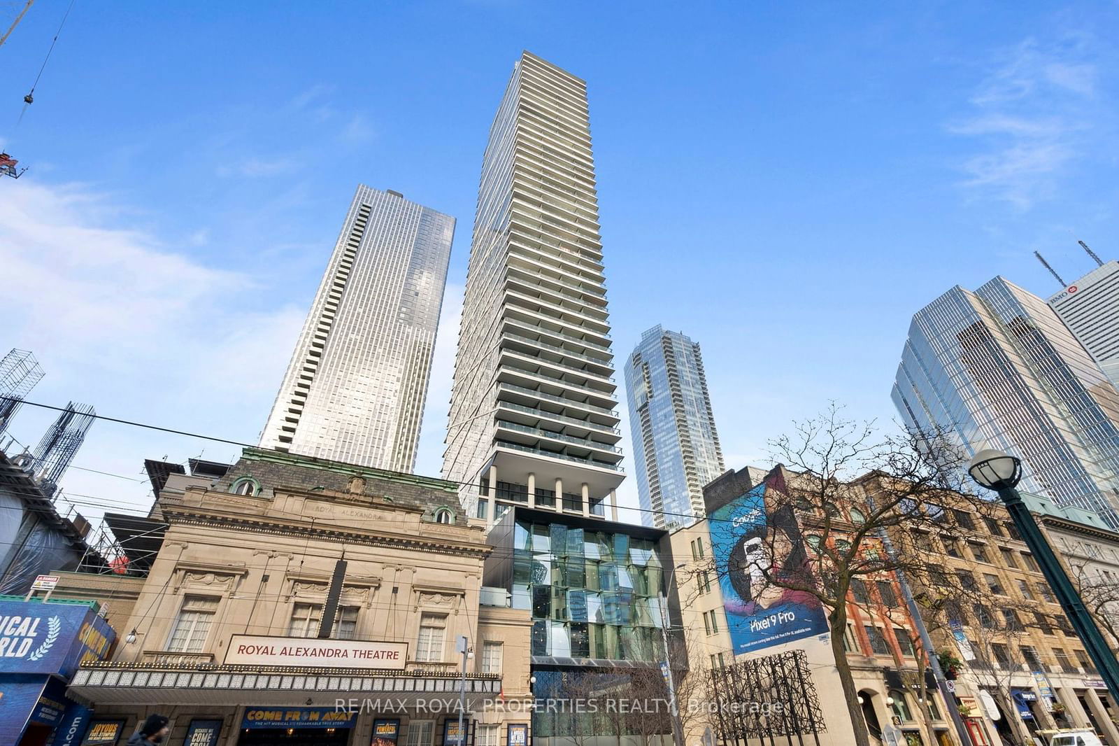 224 King St W, unit 3002 for rent