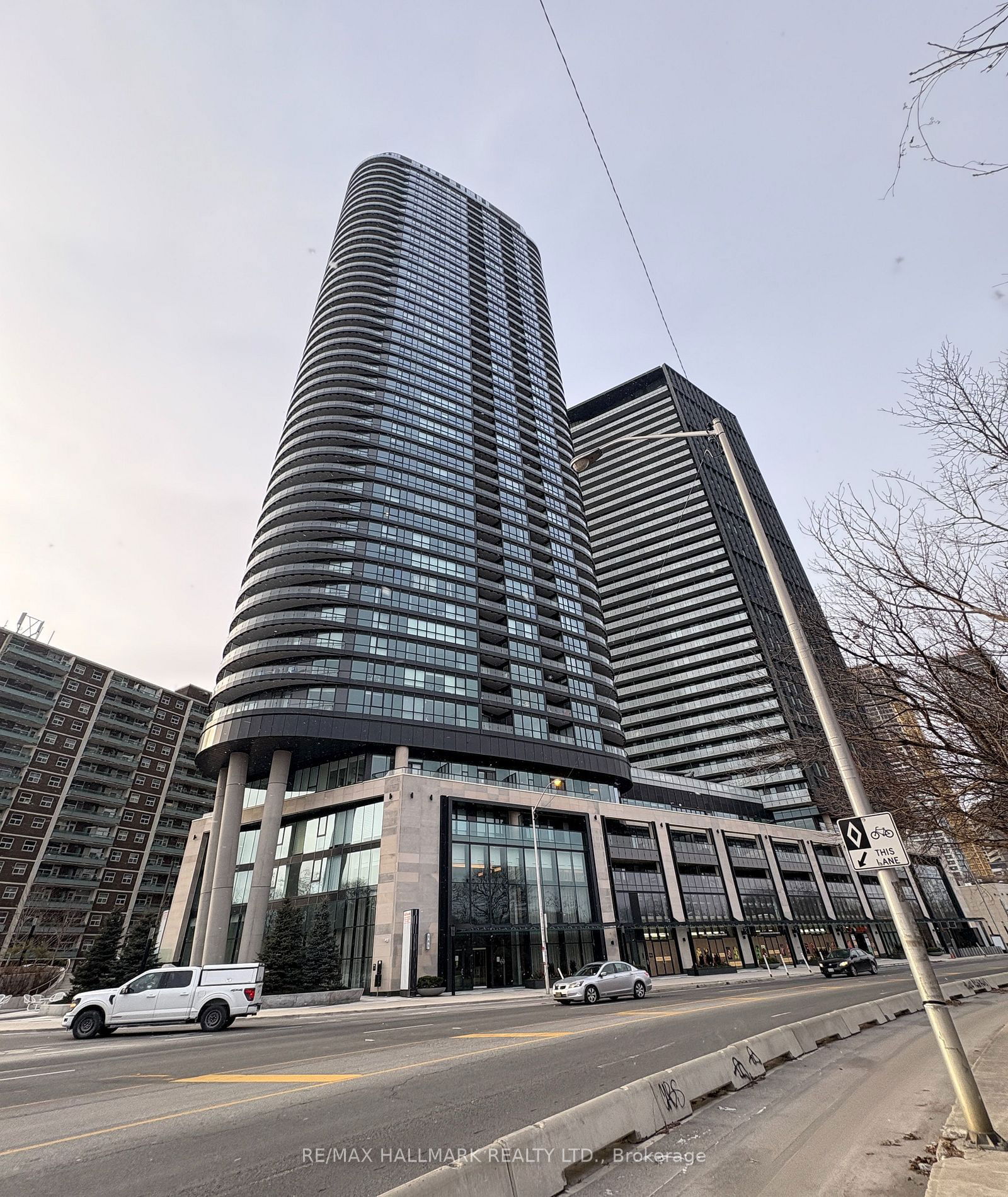 585 Bloor St E, unit 521 for rent