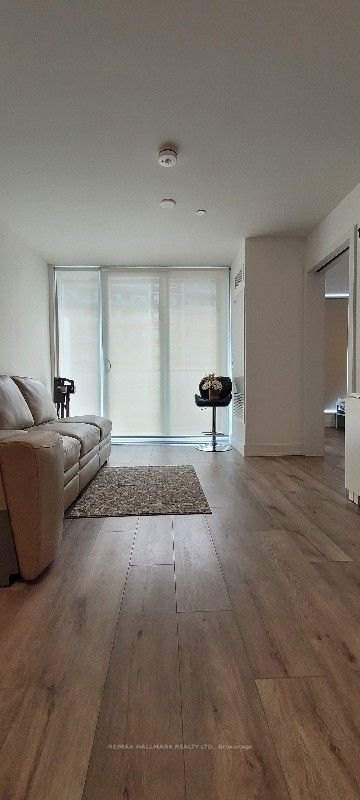 585 Bloor St E, unit 521 for rent