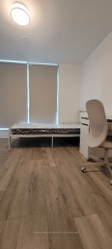 585 Bloor St E, unit 521 for rent