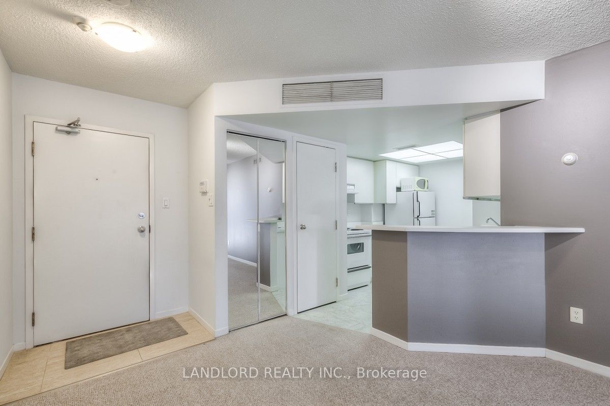 1001 Bay St, unit 1006 for rent