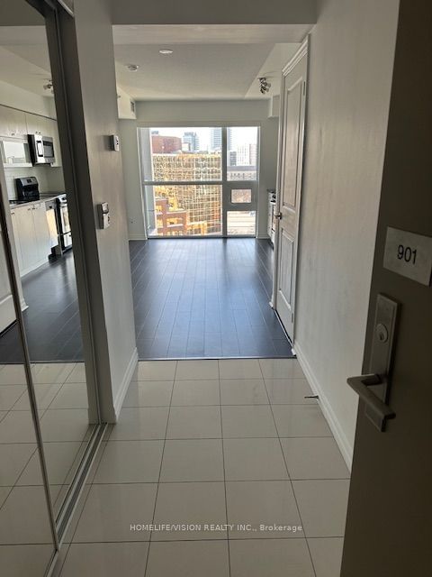 275 Yorkland Rd, unit 901 for rent