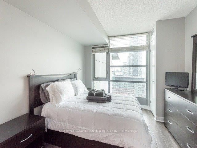 81 Navy Wharf Crt, unit 3009 for rent