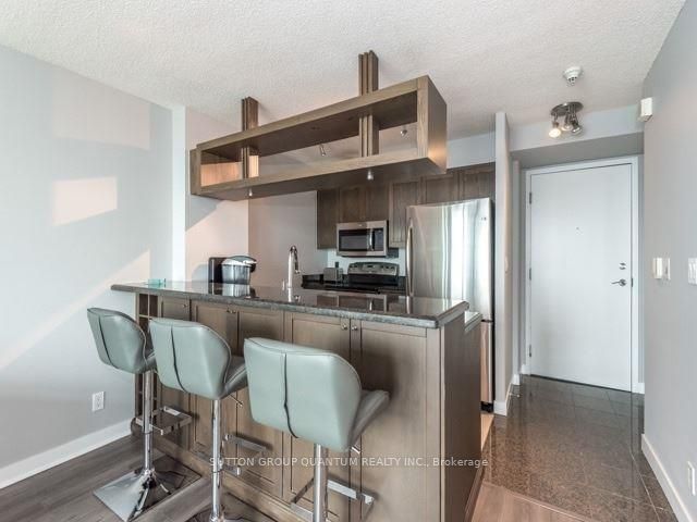 81 Navy Wharf Crt, unit 3009 for rent