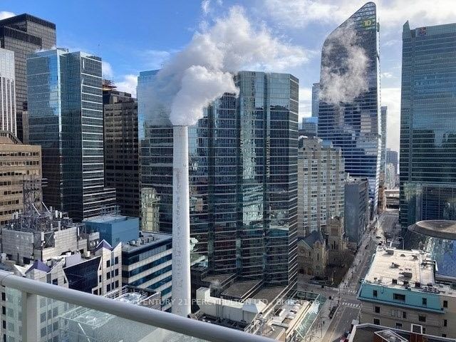 126 Simcoe St, unit 2309 for rent