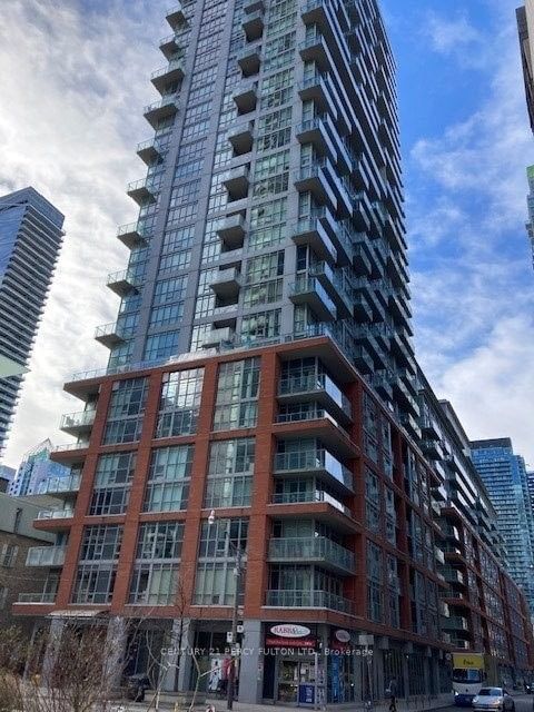 126 Simcoe St, unit 2309 for rent