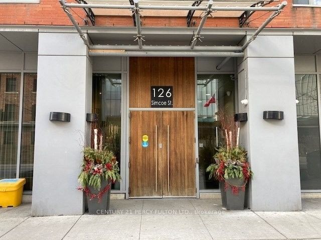 126 Simcoe St, unit 2309 for rent