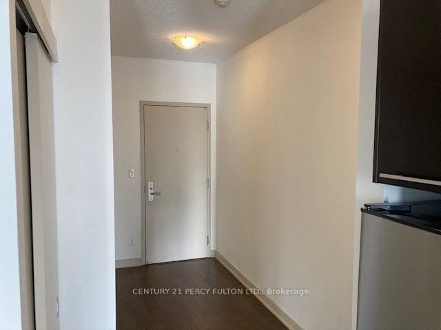 126 Simcoe St, unit 2309 for rent