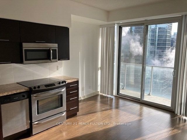 126 Simcoe St, unit 2309 for rent