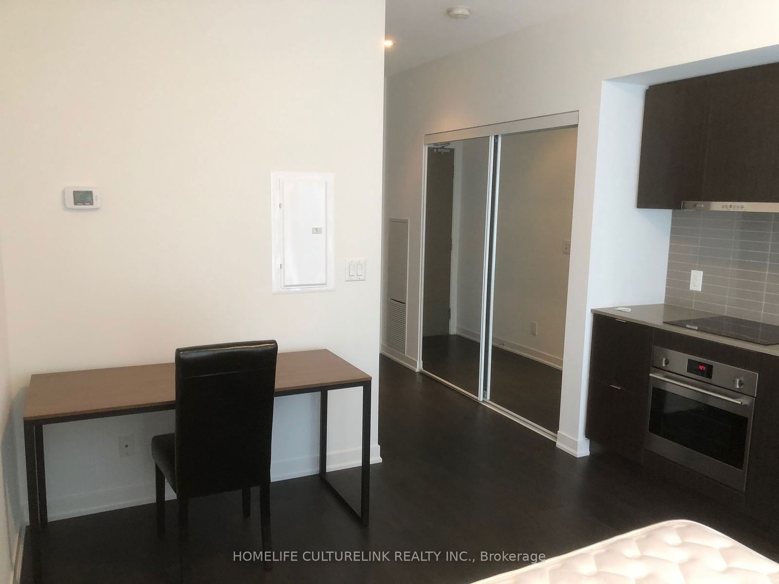 100 Harbour St, unit 4811 for rent