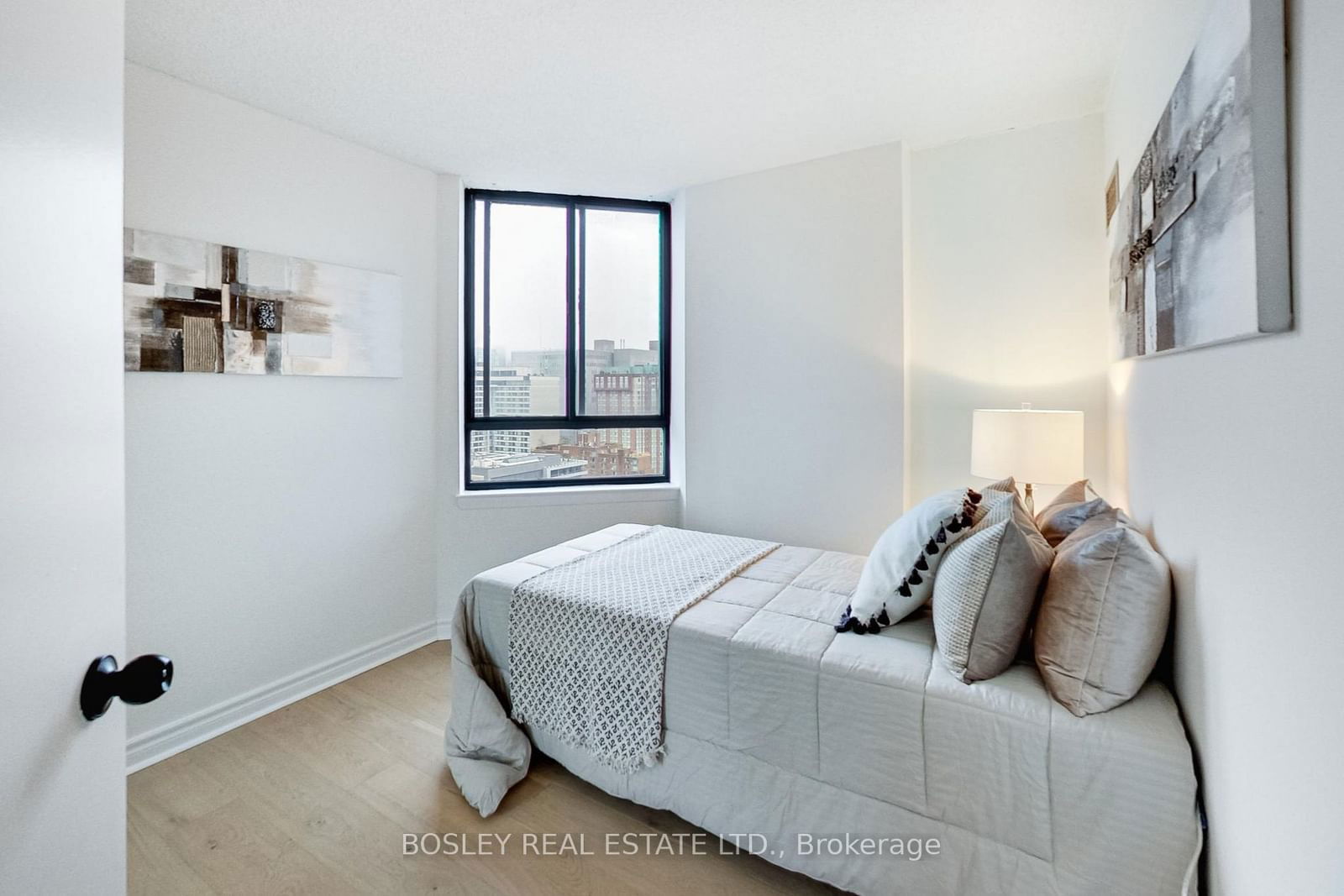 633 Bay St, unit 2614 for sale