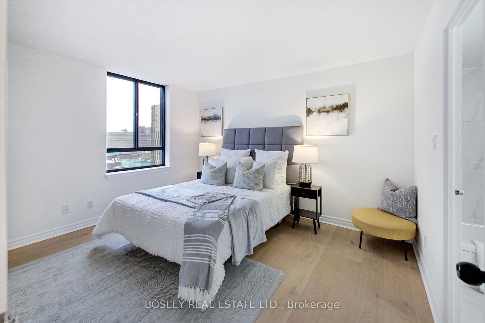 633 Bay St, unit 2614 for sale