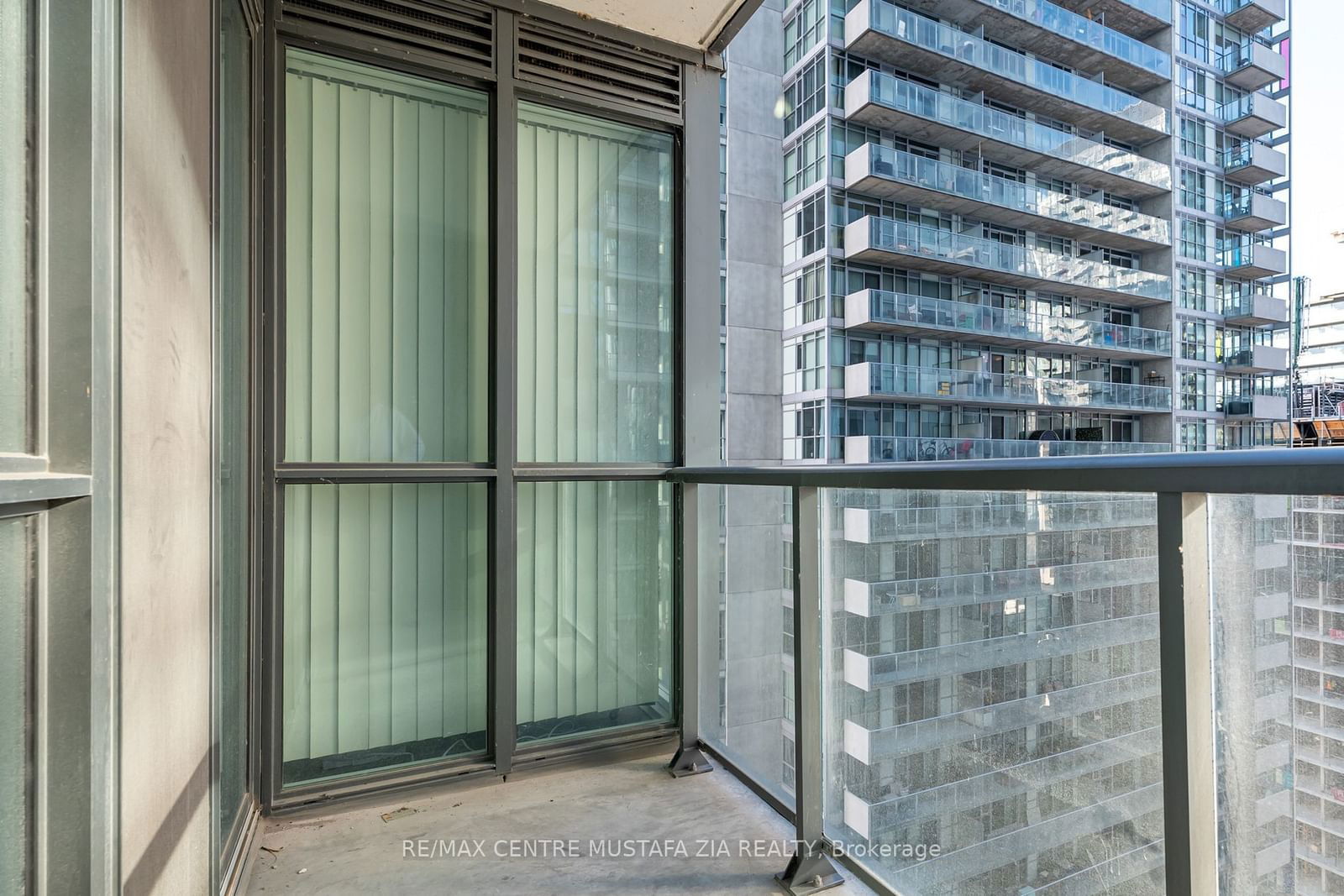 88 Blue Jays Way, unit 2501 for sale