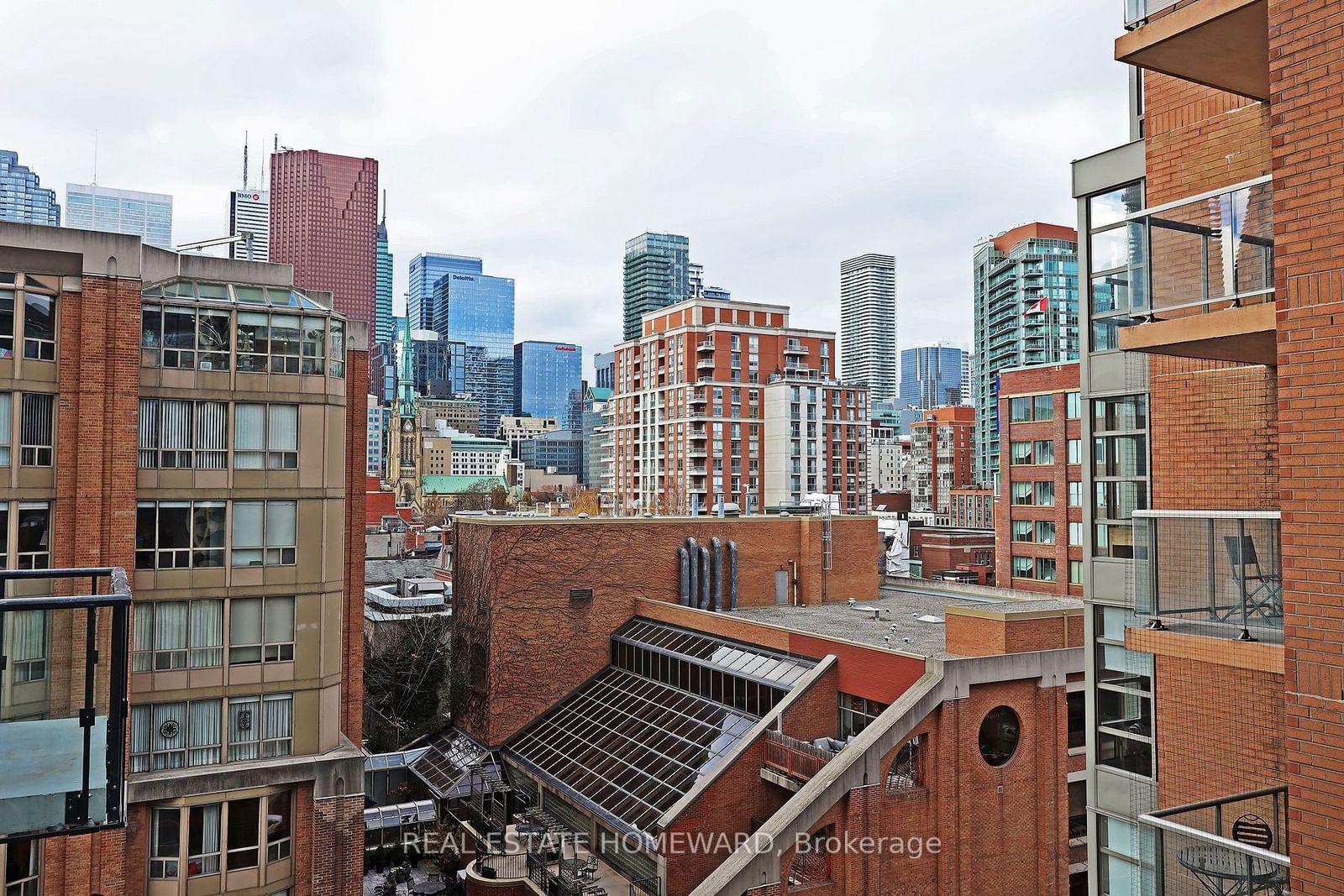 158 Front St, unit 706 for sale