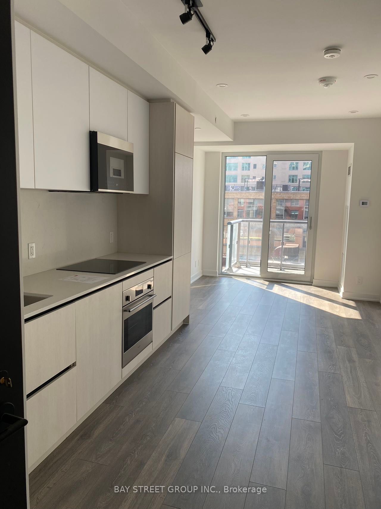 108 Peter St, unit 820 for rent