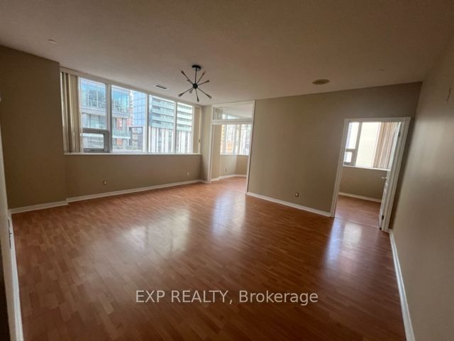 393 King St W, unit 501 for rent