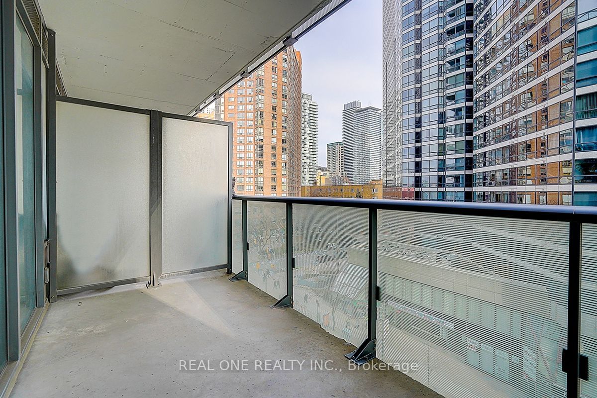 57 St Joseph St, unit 606 for rent