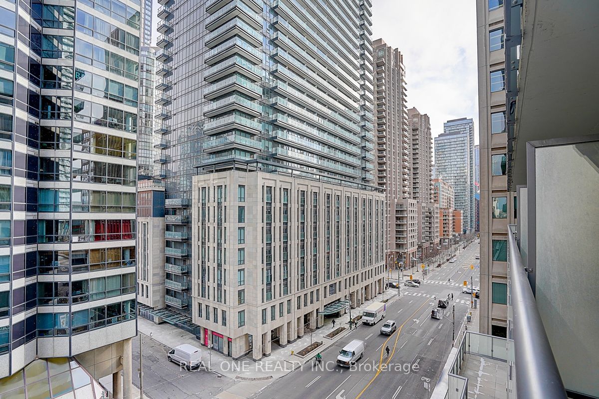 57 St Joseph St, unit 606 for rent