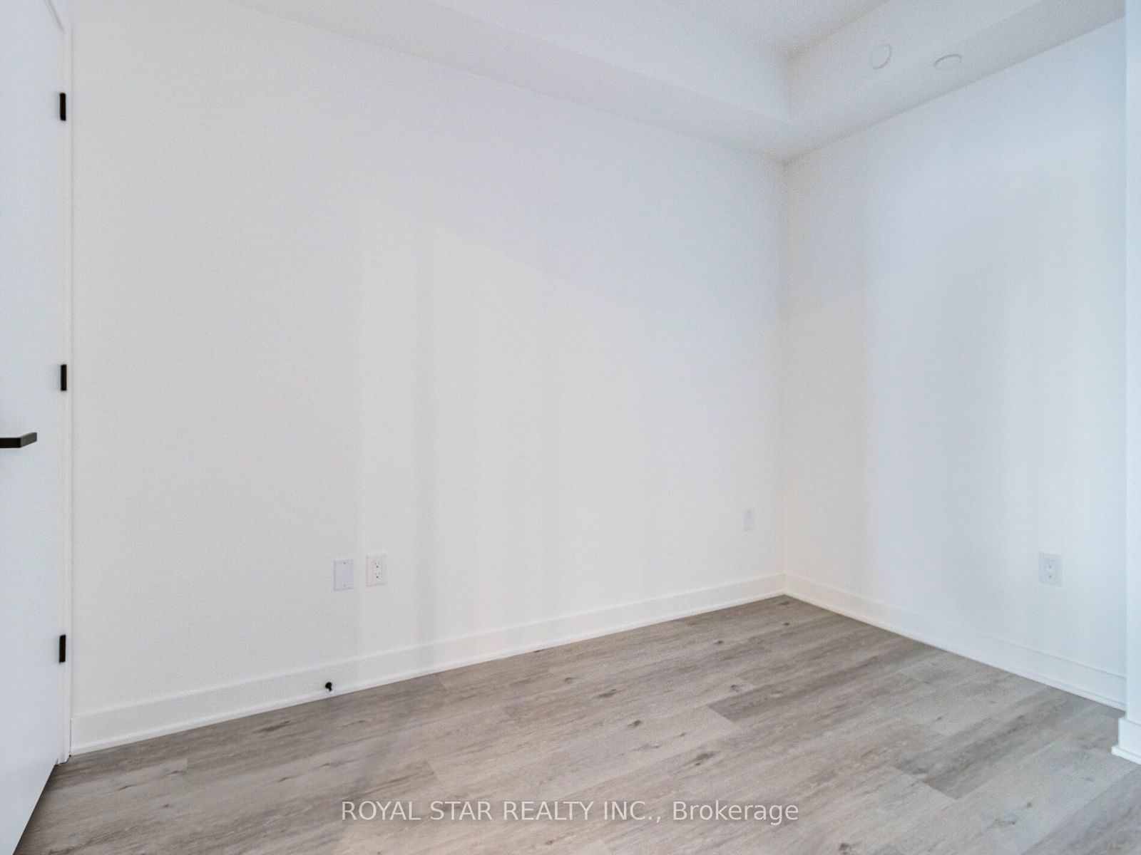 55 Charles St E, unit 4004 for rent