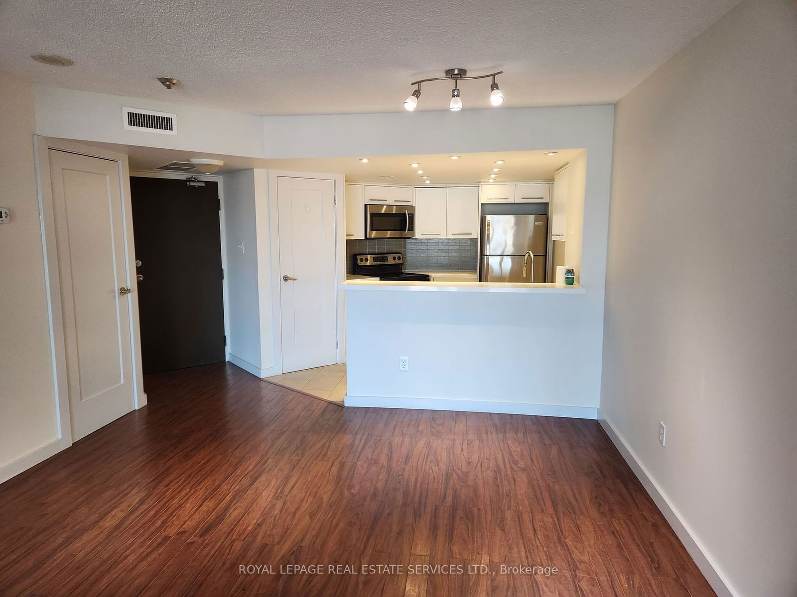 1001 Bay St, unit 1818 for rent