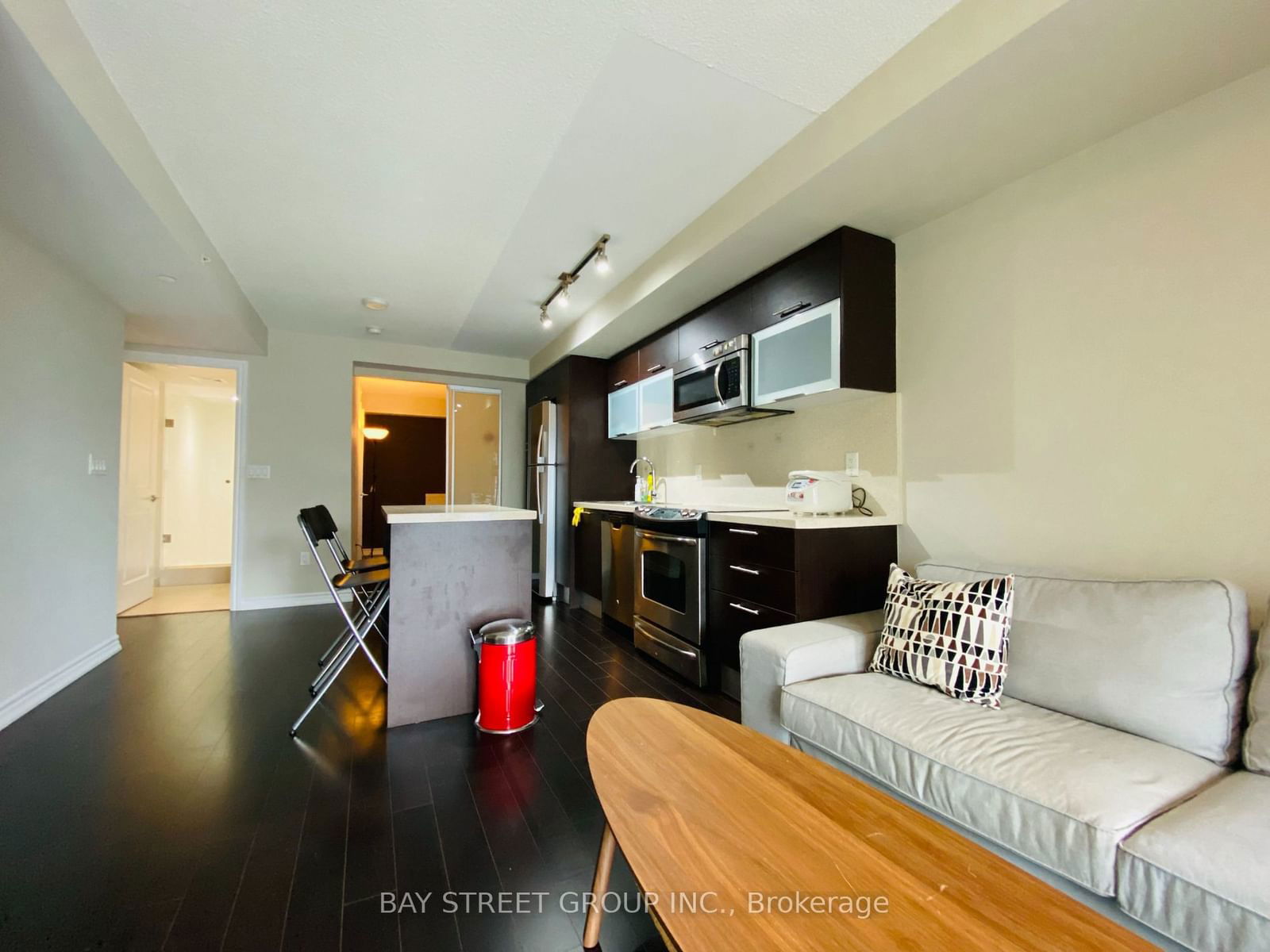 386 Yonge St, unit 1609 for rent