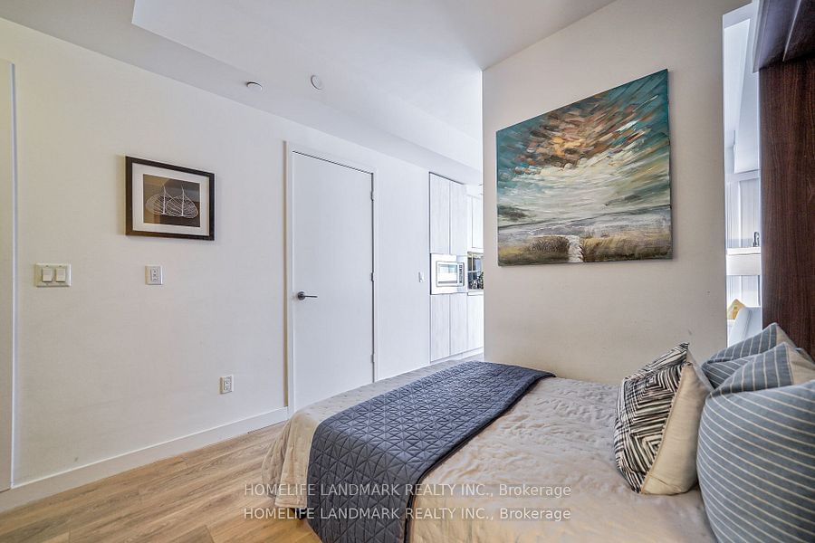 215 Queen St W, unit 1106 for sale