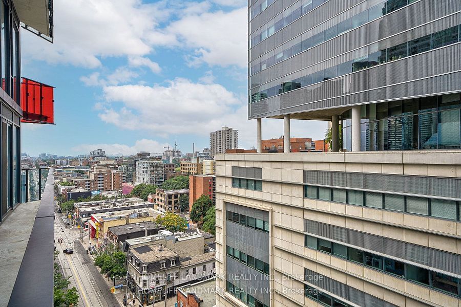 215 Queen St W, unit 1106 for sale