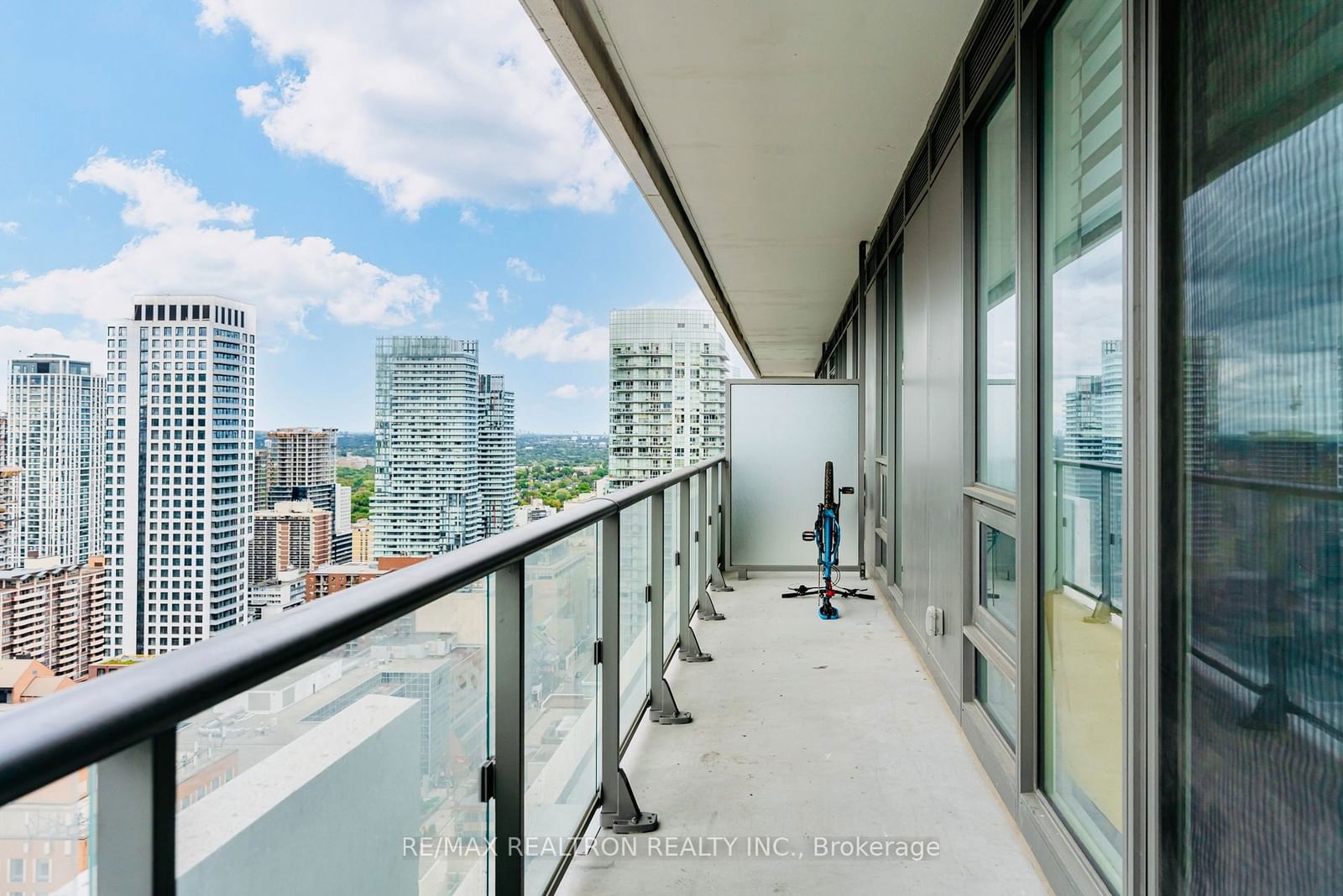 2221 Yonge St, unit 2911 for sale