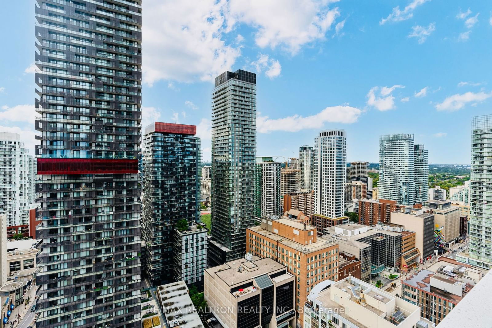 2221 Yonge St, unit 2911 for sale